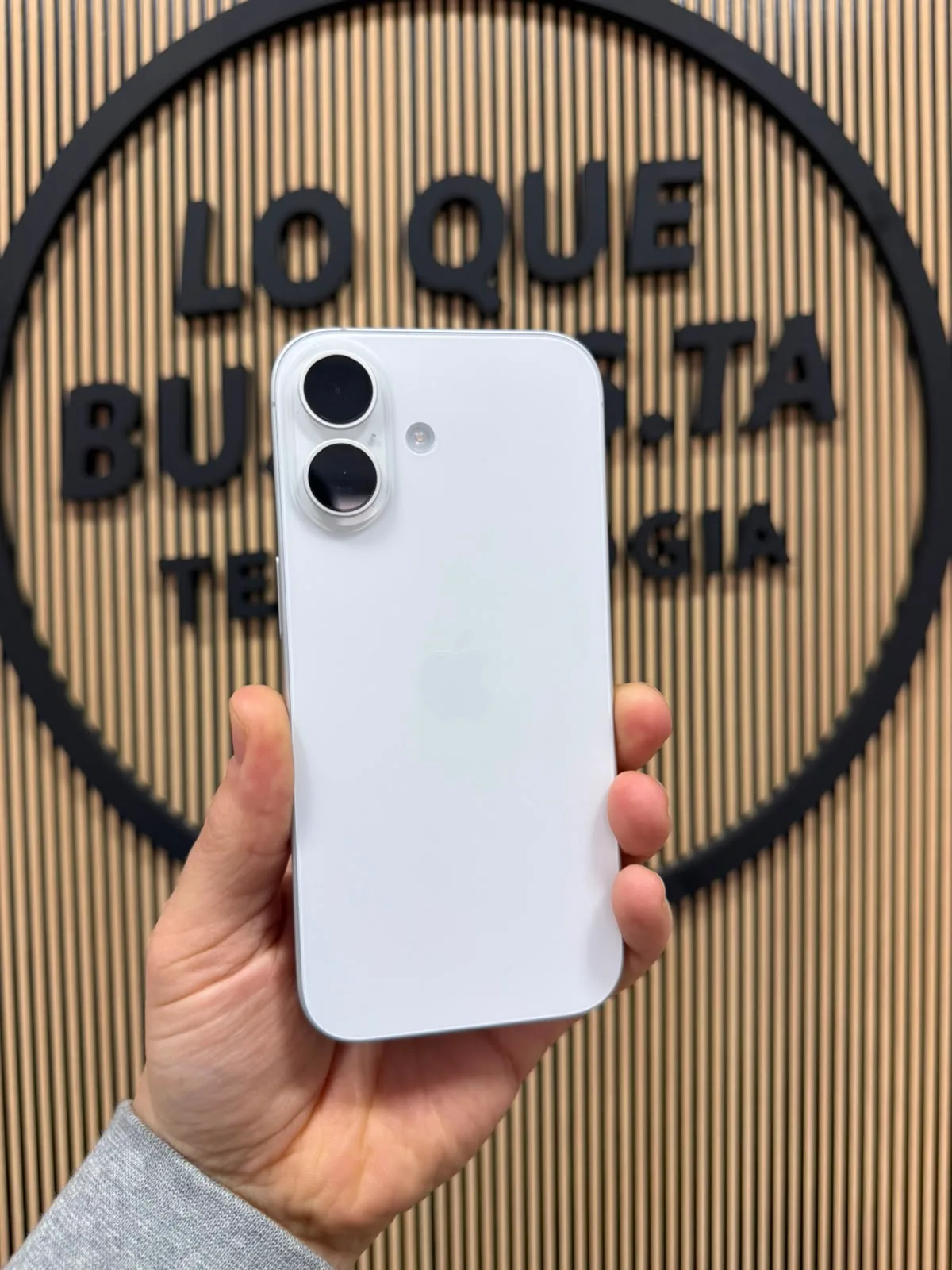 Apple iPhone 17 — foto 1